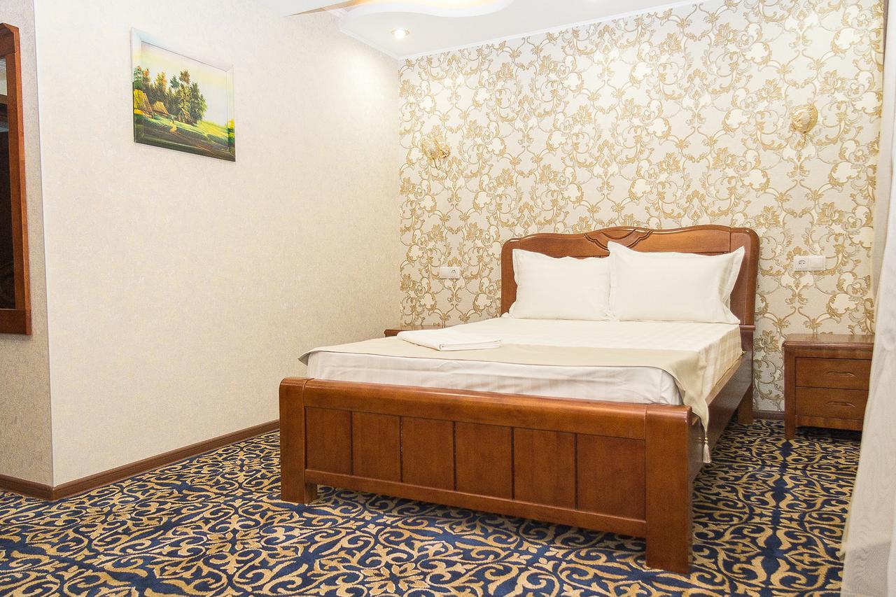 Salut Hotel Almaty Exterior photo