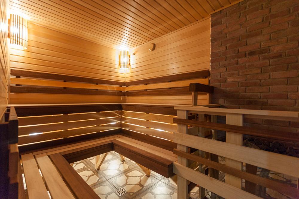 Salut Hotel Almaty Exterior photo