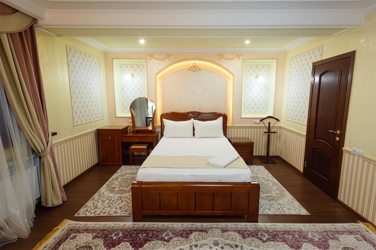 Salut Hotel Almaty Exterior photo