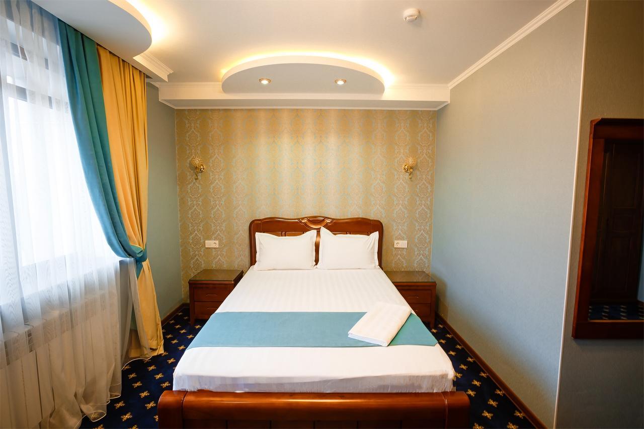 Salut Hotel Almaty Exterior photo
