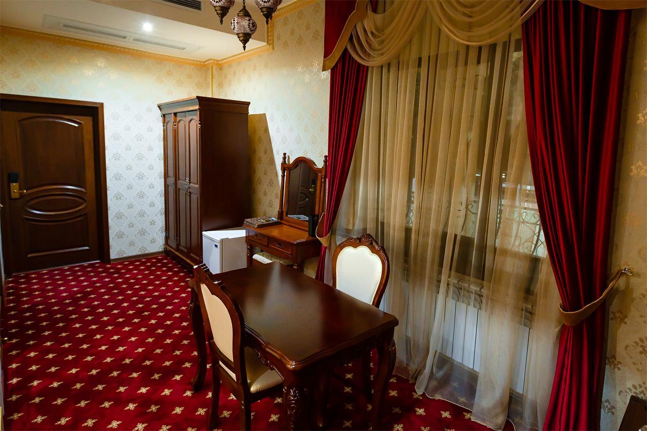 Salut Hotel Almaty Exterior photo