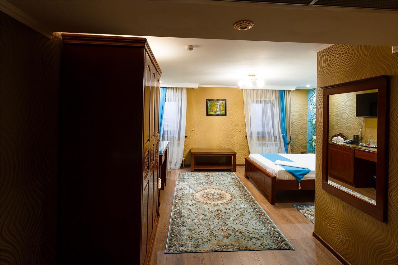 Salut Hotel Almaty Exterior photo