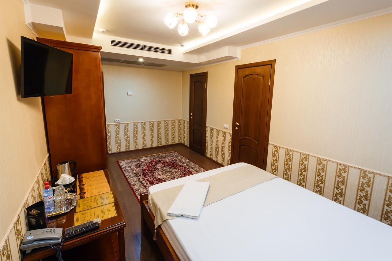 Salut Hotel Almaty Exterior photo