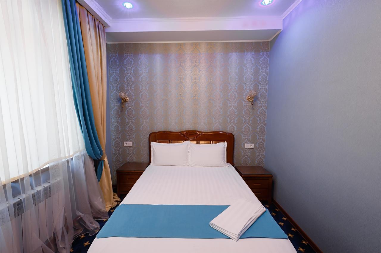 Salut Hotel Almaty Exterior photo