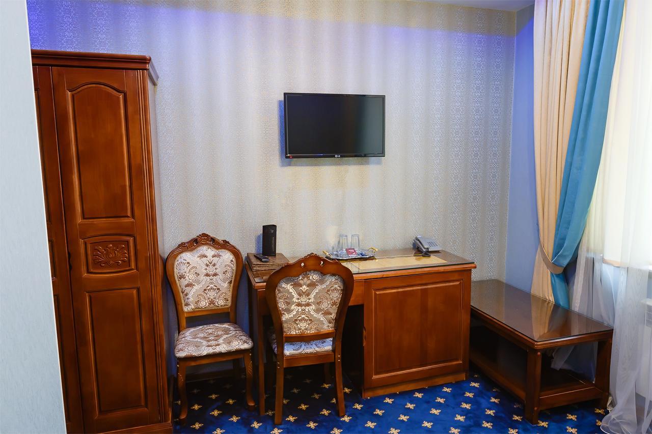 Salut Hotel Almaty Exterior photo