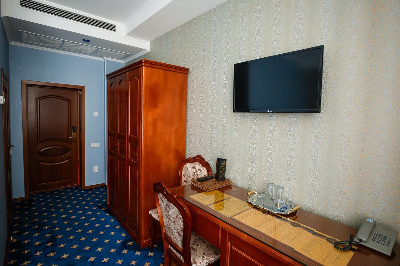 Salut Hotel Almaty Exterior photo